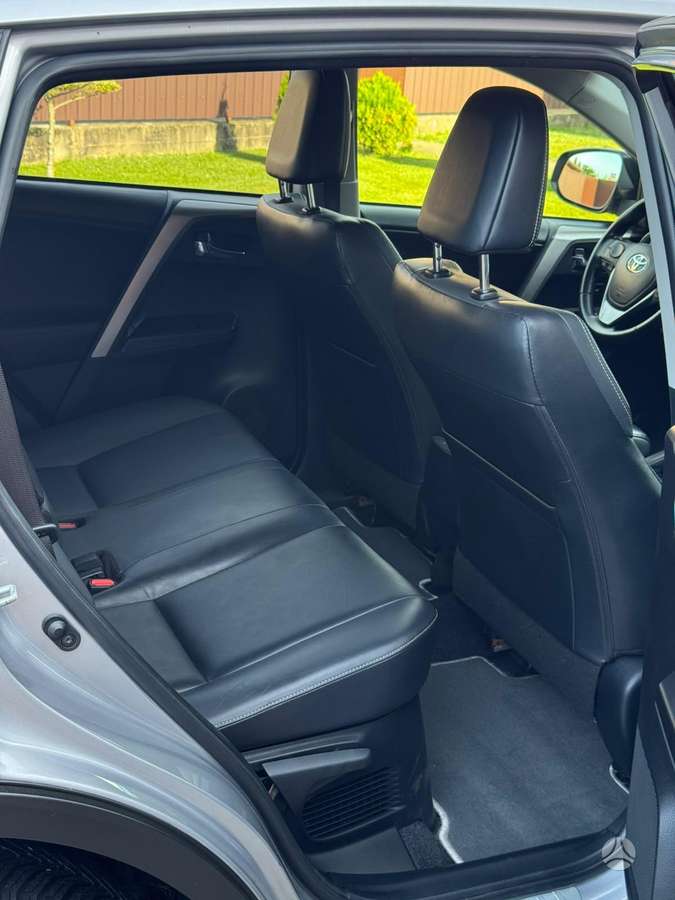 Toyota RAV4 - 12