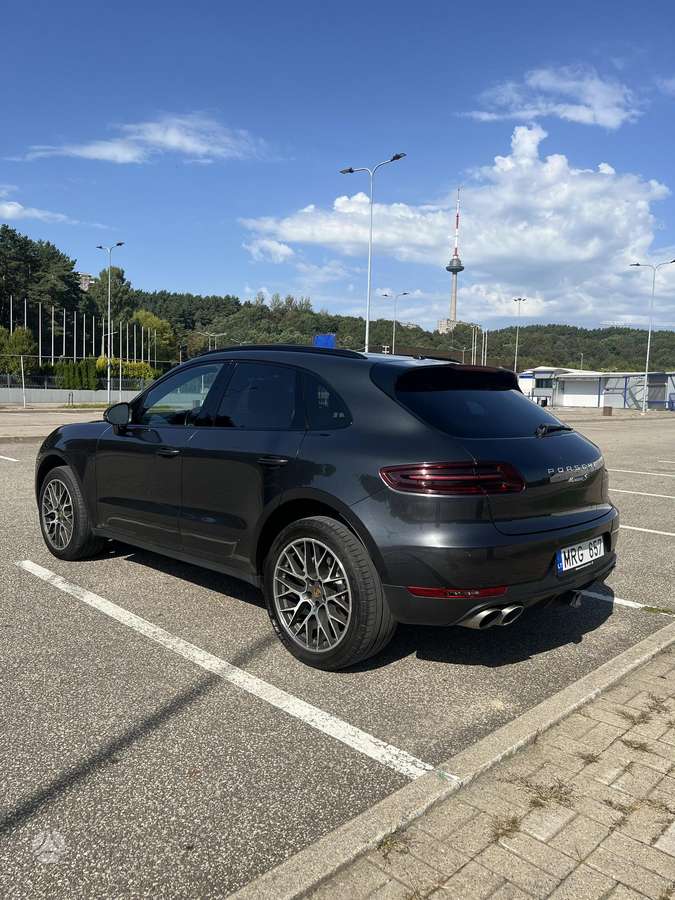 Porsche Macan - 4