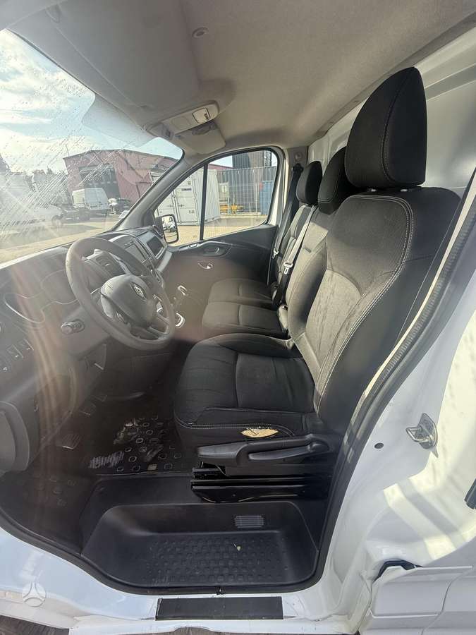 Renault Trafic - 10