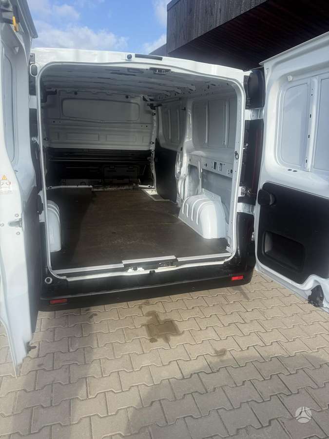 Renault Trafic - 11