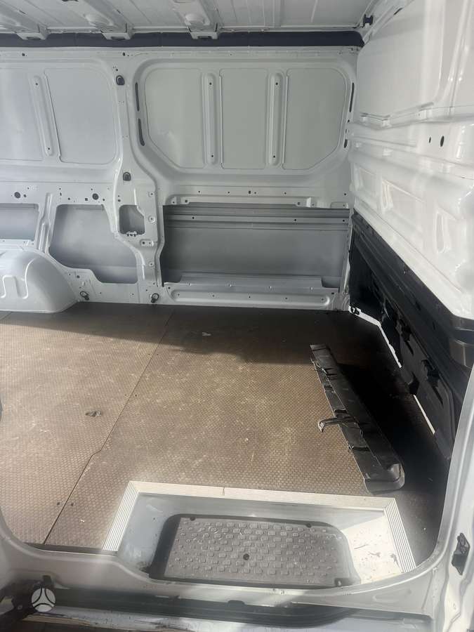 Renault Trafic - 12