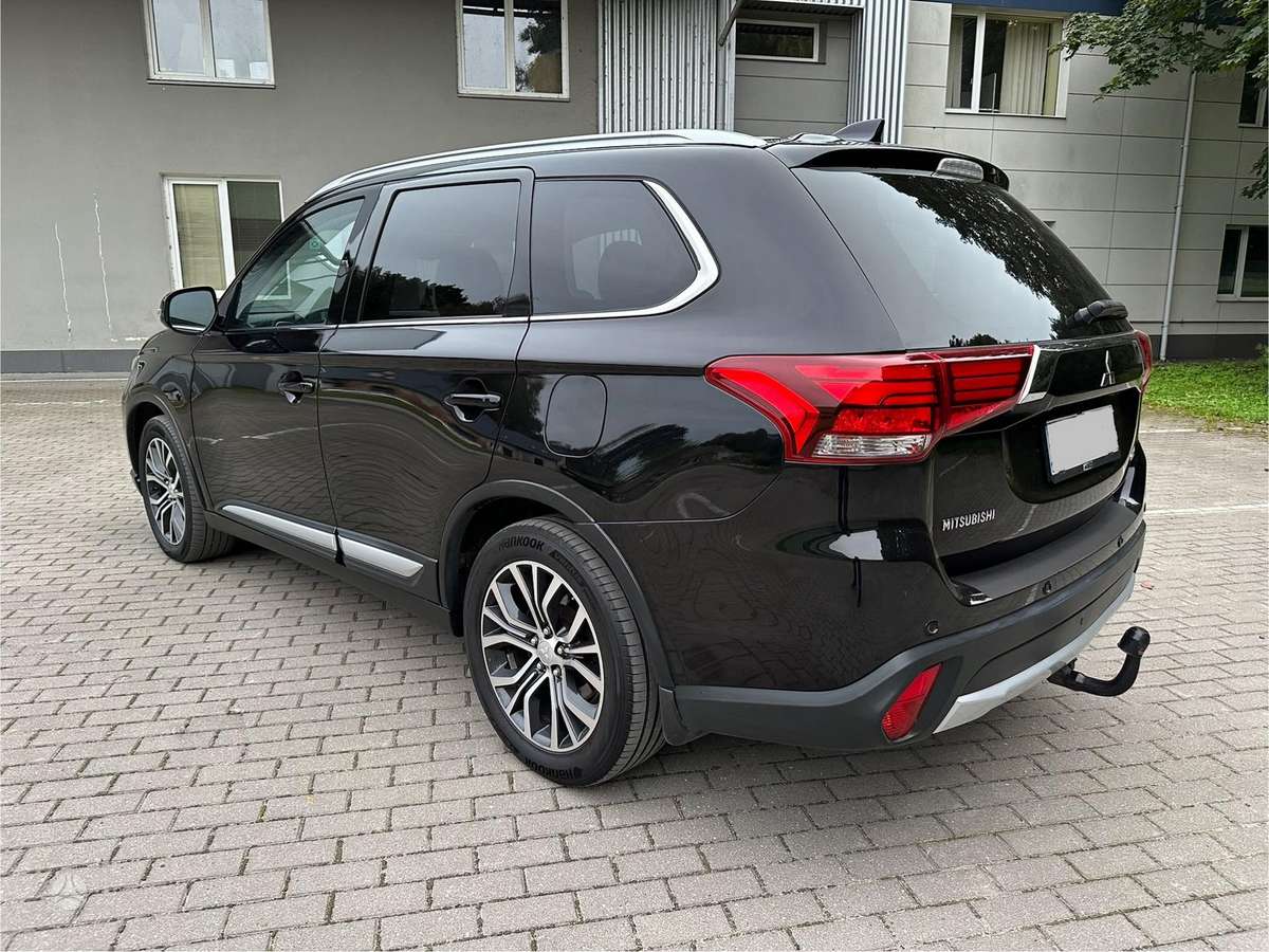 Mitsubishi Outlander - 3