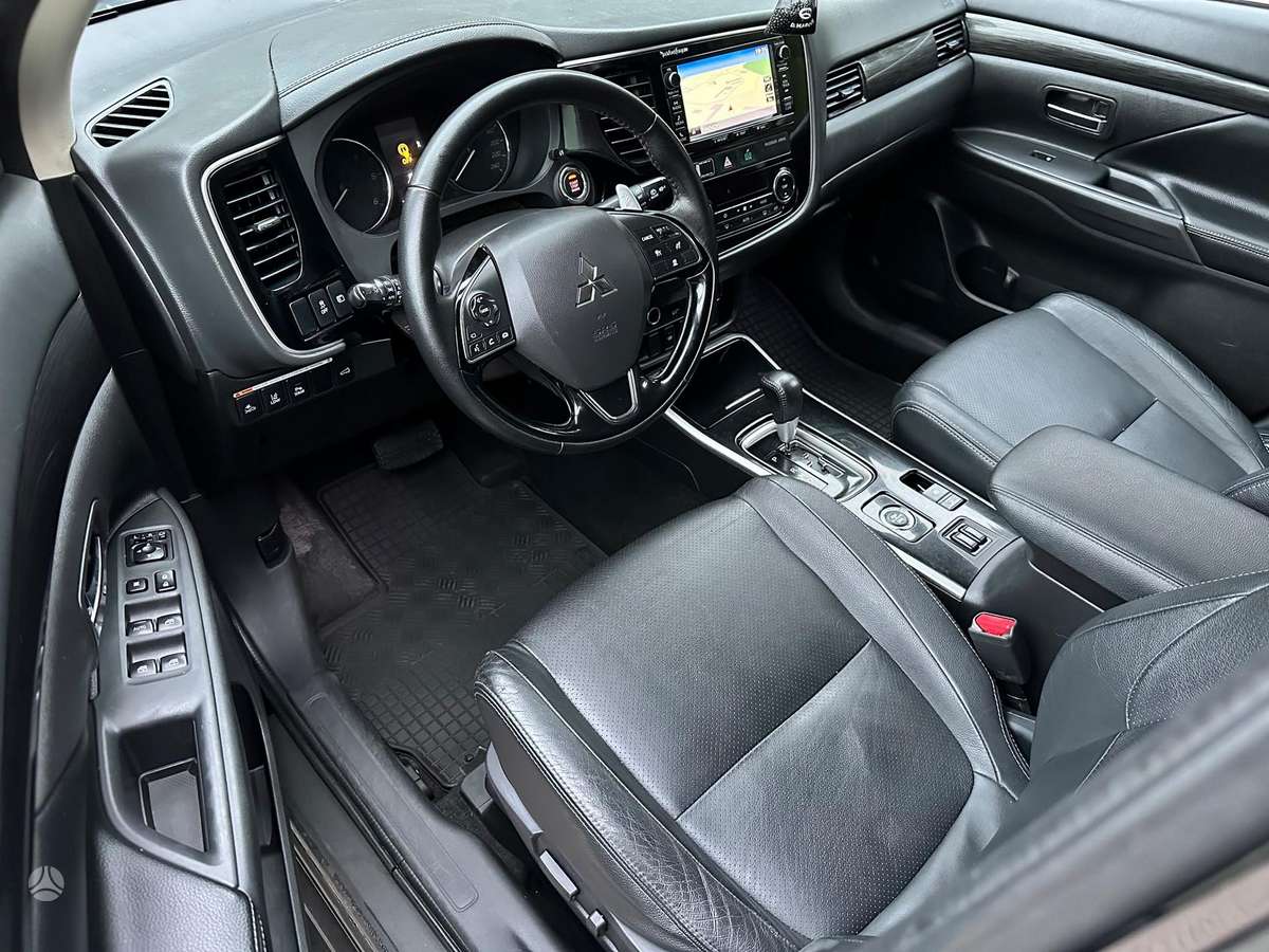Mitsubishi Outlander - 7