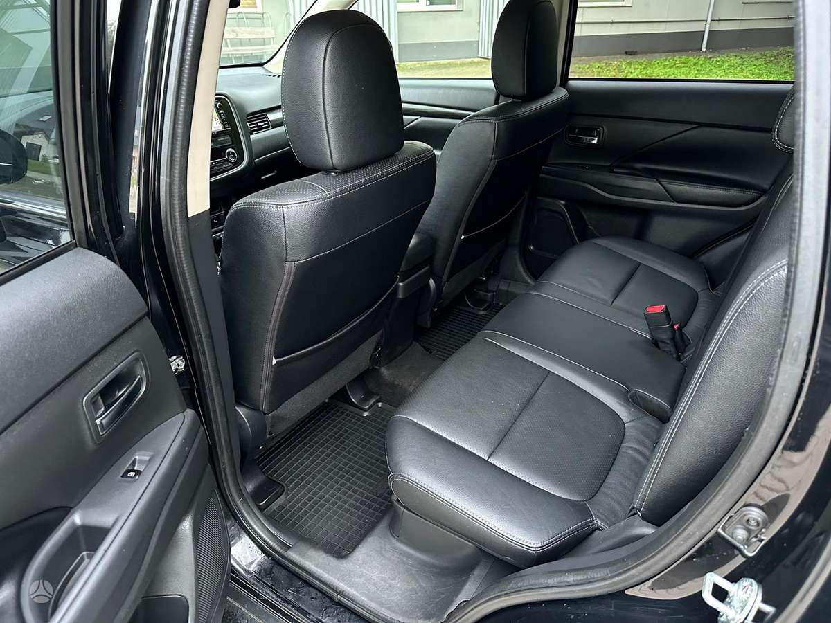 Mitsubishi Outlander - 8