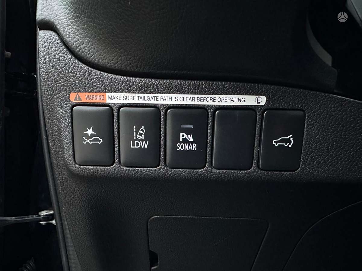 Mitsubishi Outlander - 11