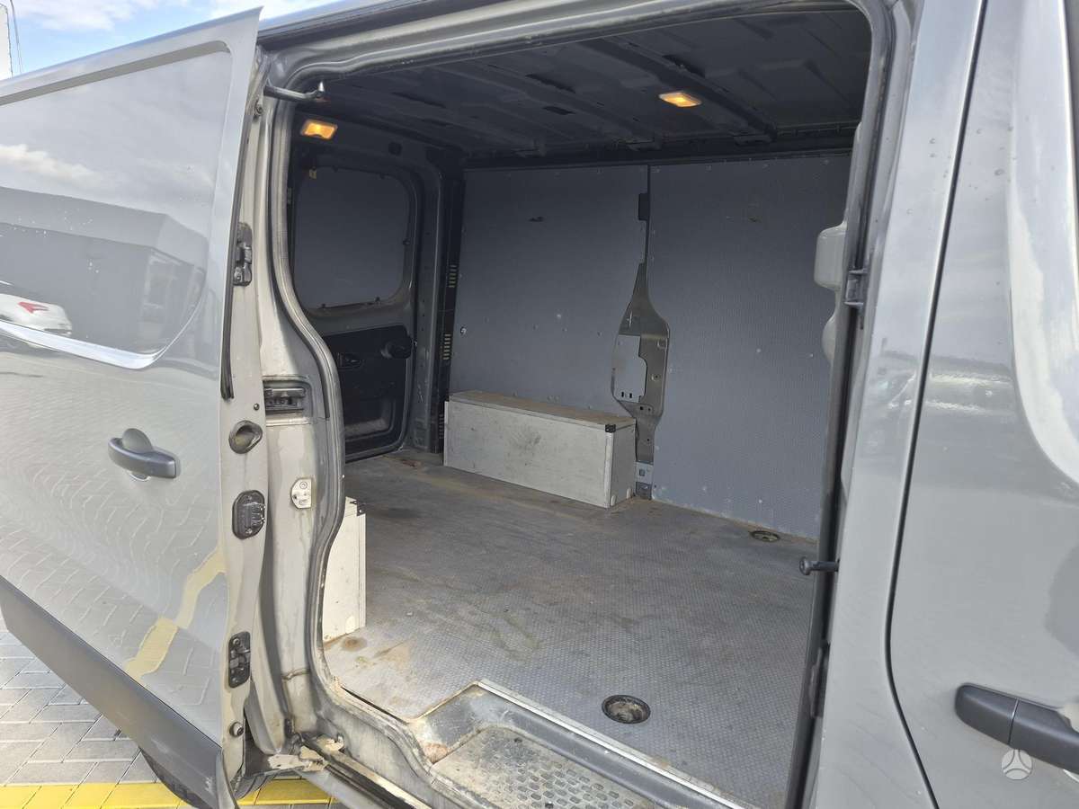 Renault Trafic - 10