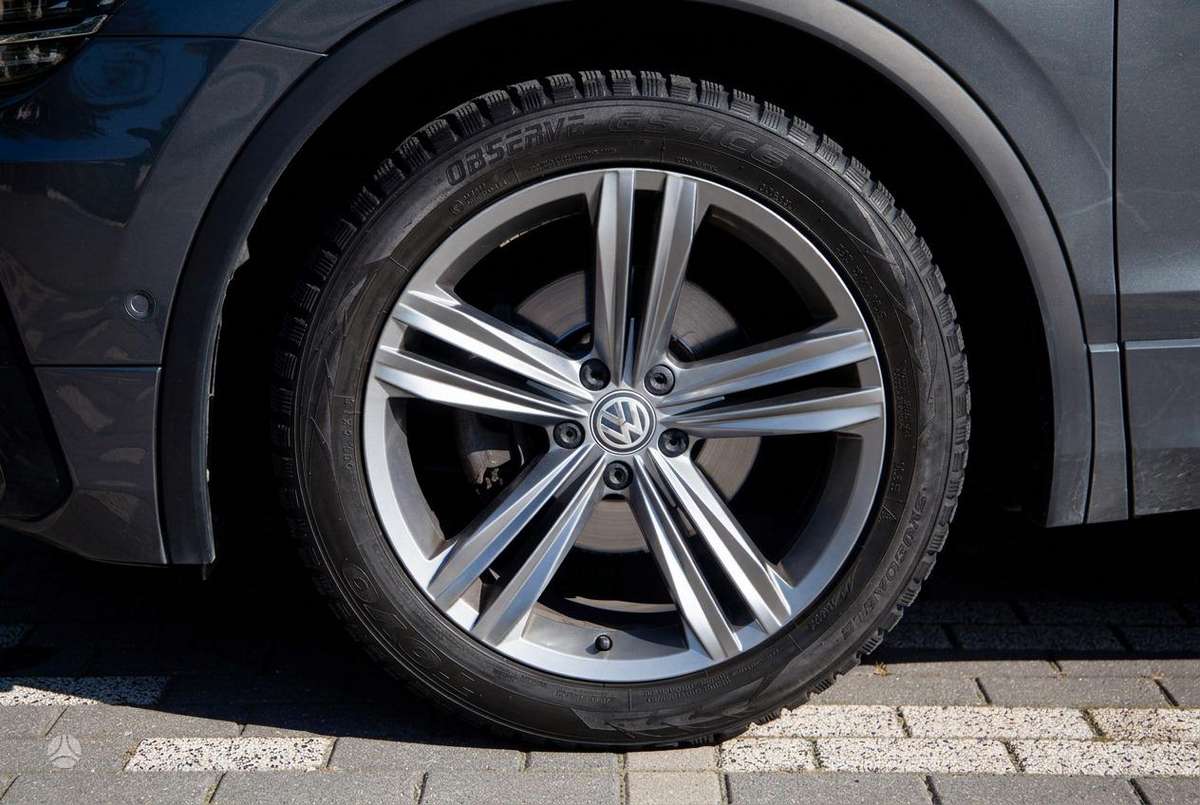 Volkswagen Tiguan - 10