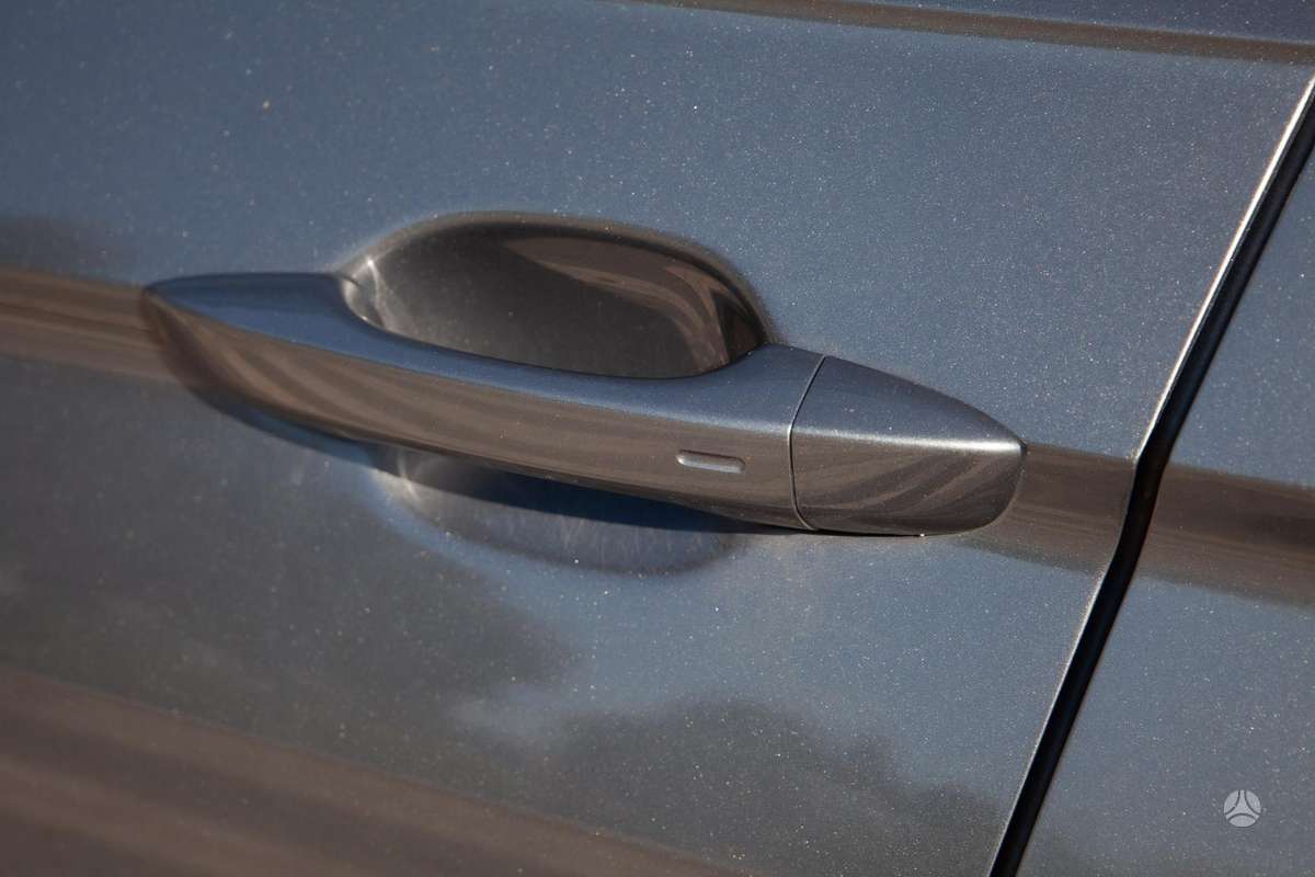 Volkswagen Tiguan - 11