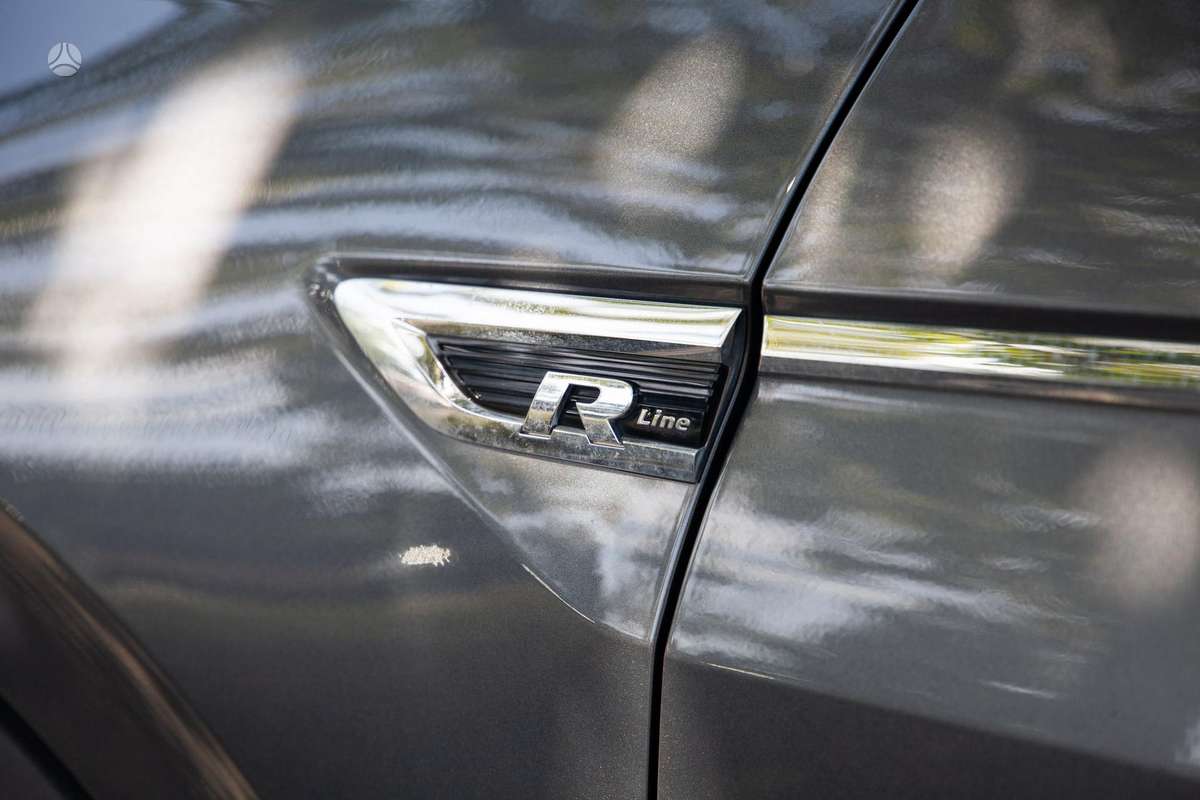 Volkswagen Tiguan - 12