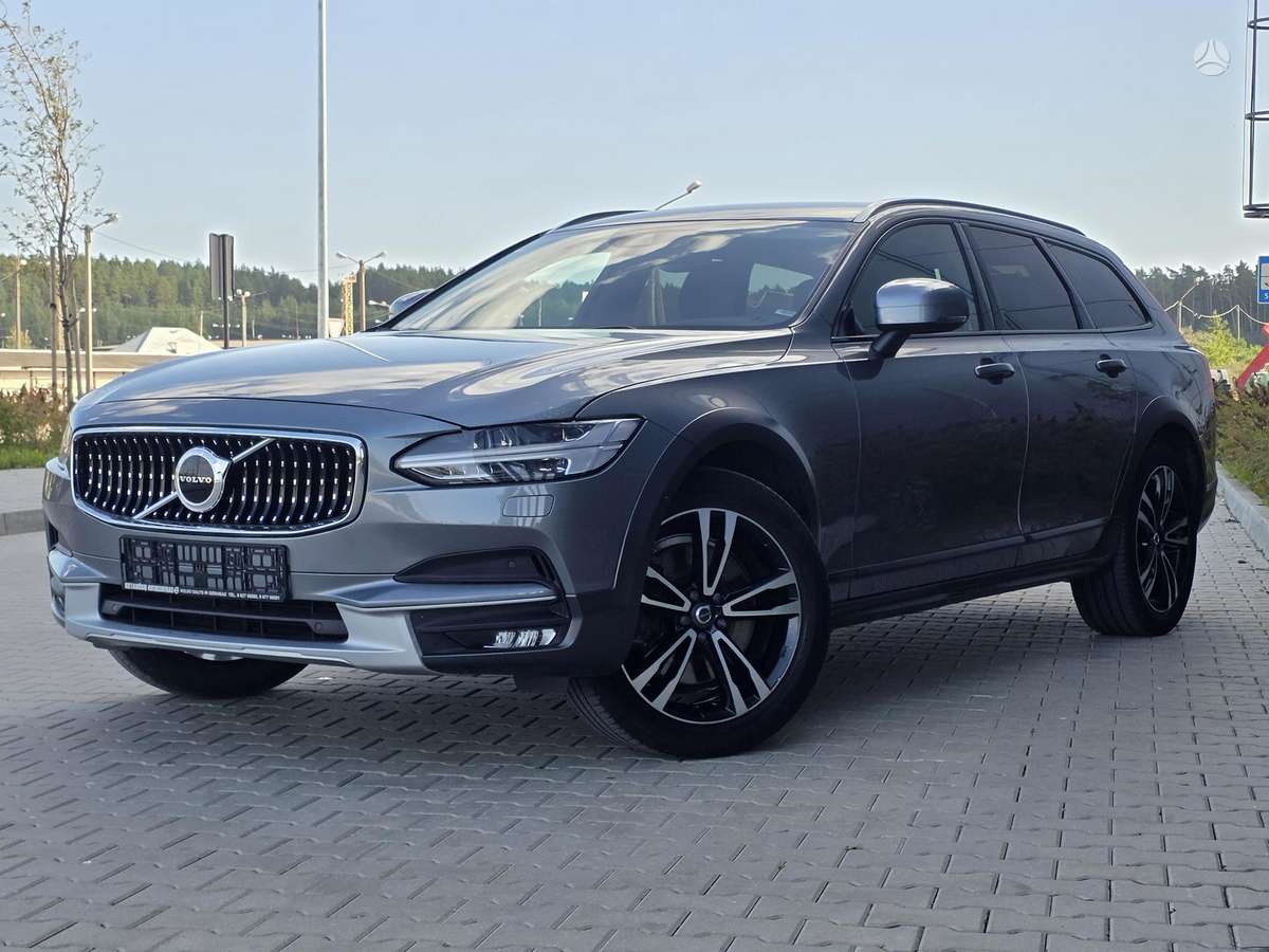 Volvo V90 Cross Country - 1