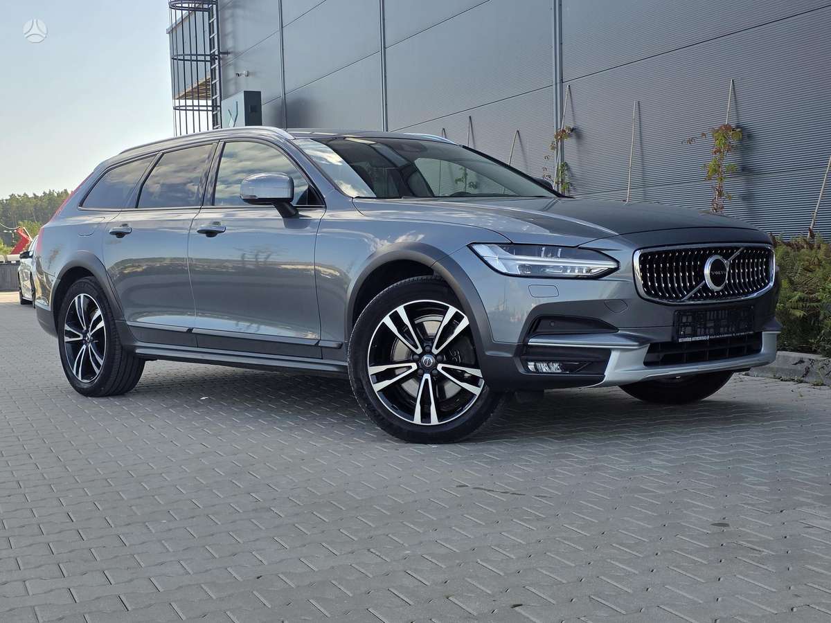 Volvo V90 Cross Country - 3