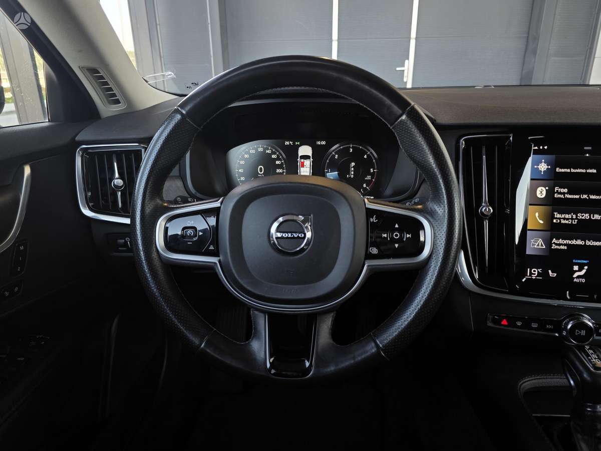 Volvo V90 Cross Country - 9