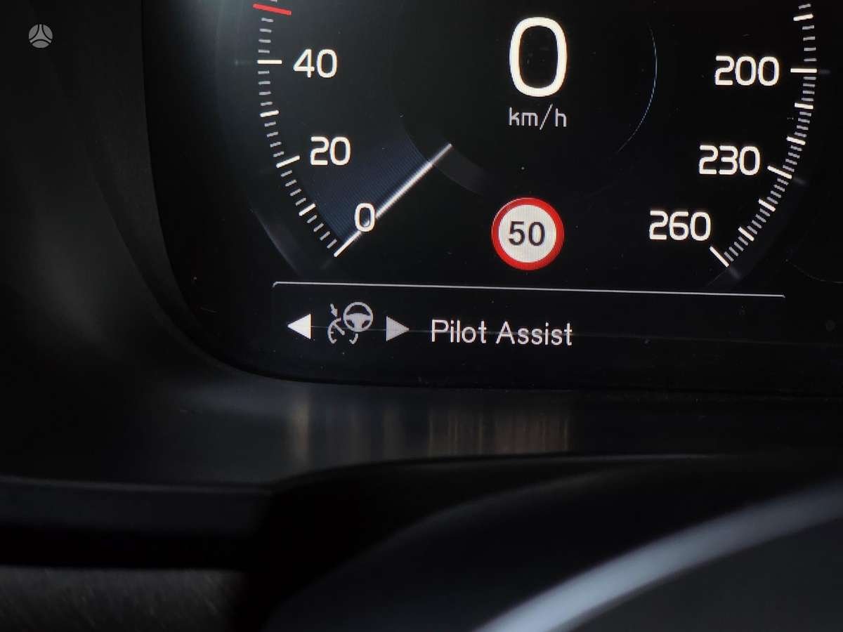 Volvo V90 Cross Country - 12