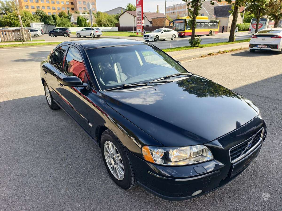 Volvo S60, 2.4 l., Седан