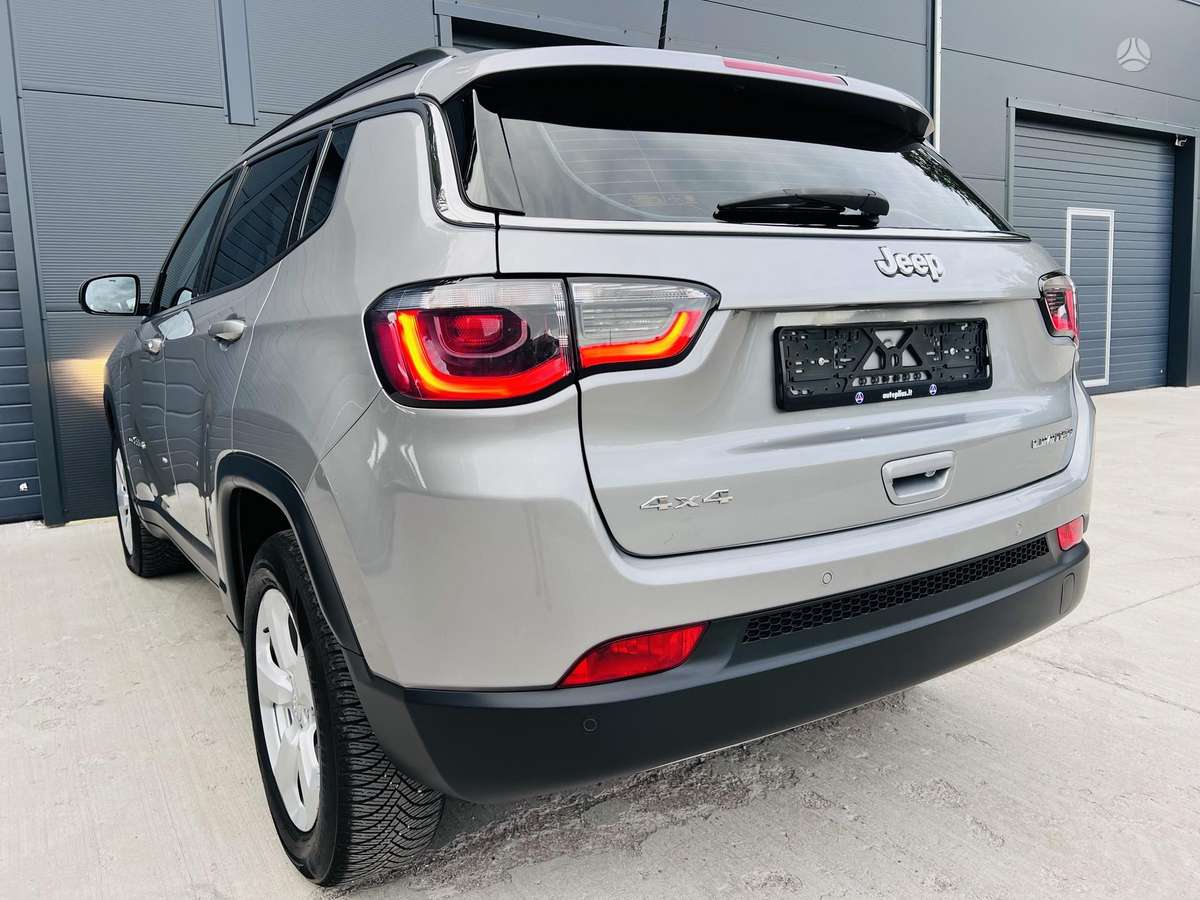 Jeep Compass - 10