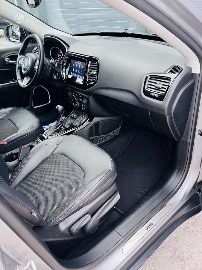 Jeep Compass, 2.0 l., off-road / crossover