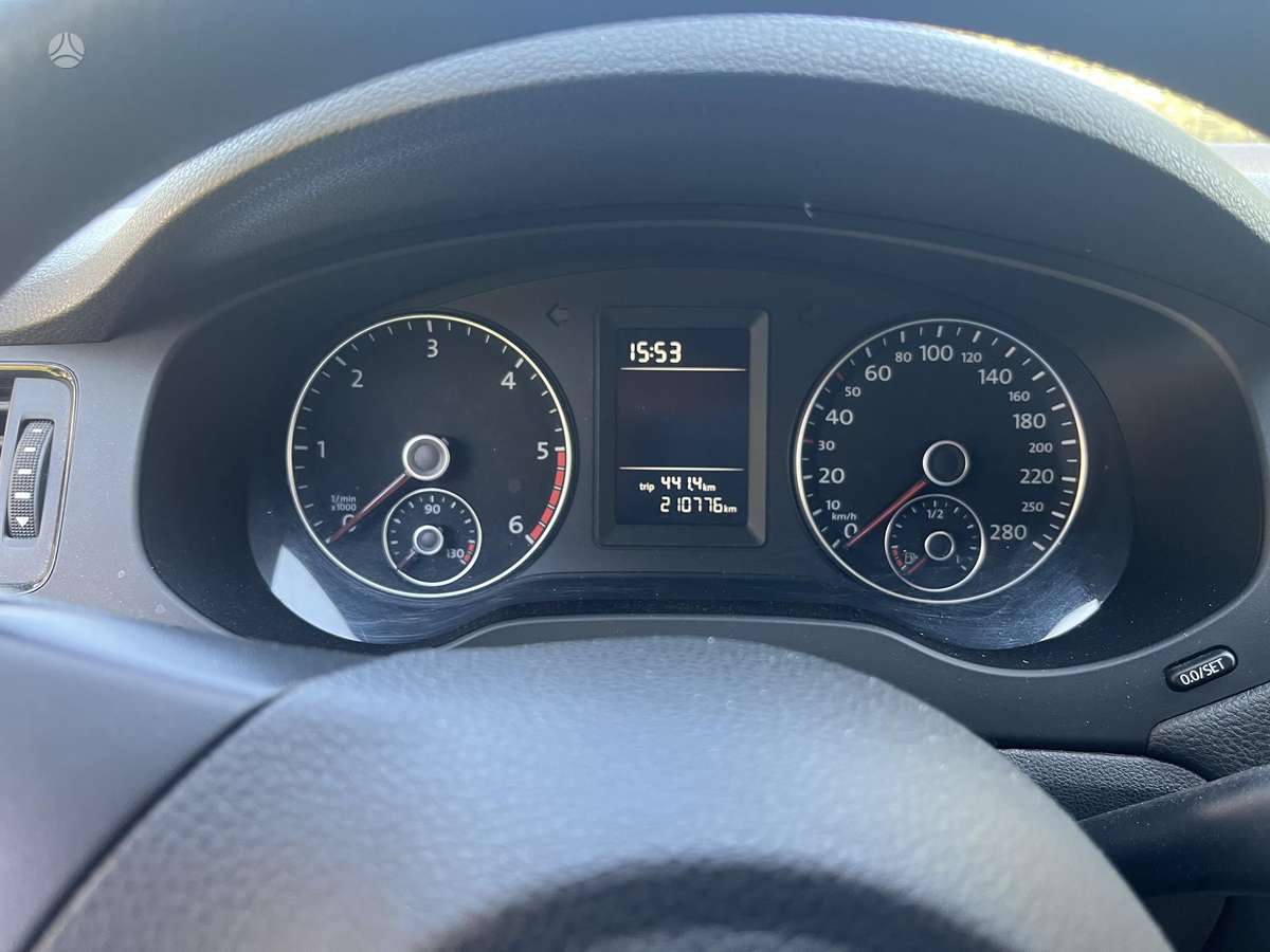 Volkswagen Jetta - 6