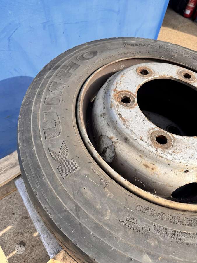 Kumho, всесезонные 205/75 R17,5