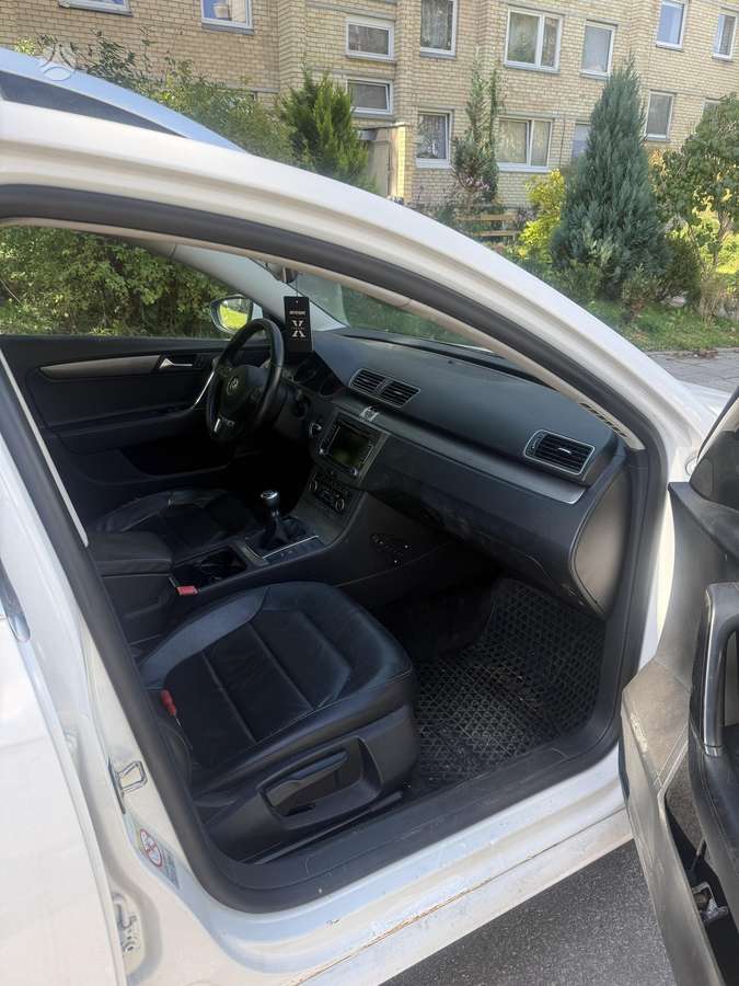 Volkswagen Passat - 6