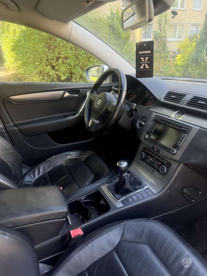 Volkswagen Passat - 7