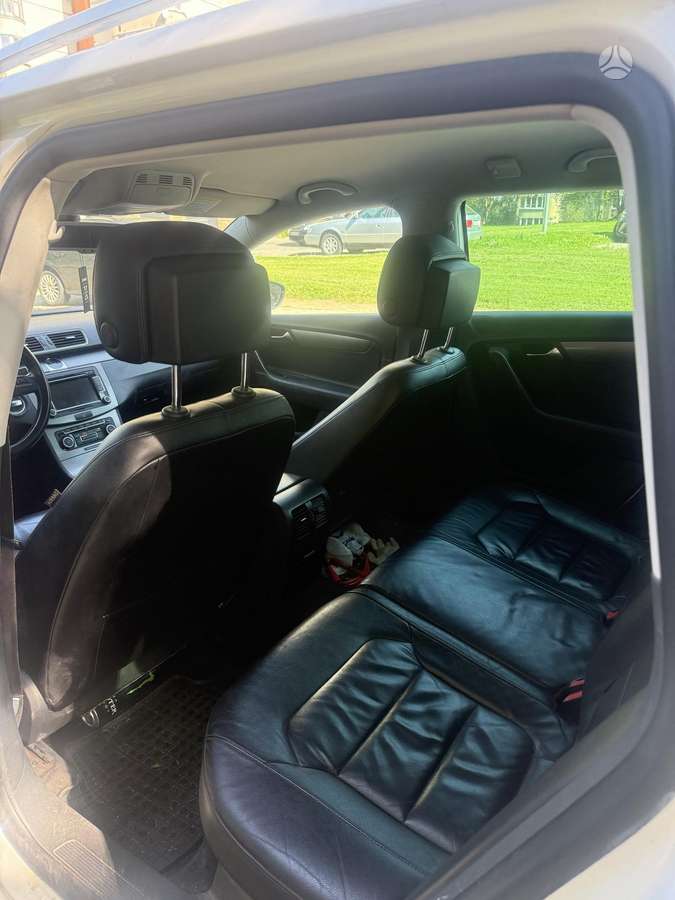 Volkswagen Passat - 8
