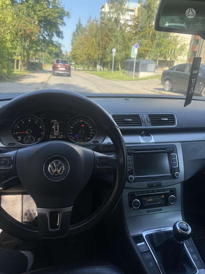 Volkswagen Passat - 10