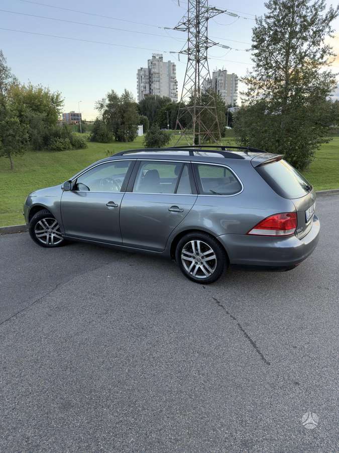 Volkswagen Golf - 5