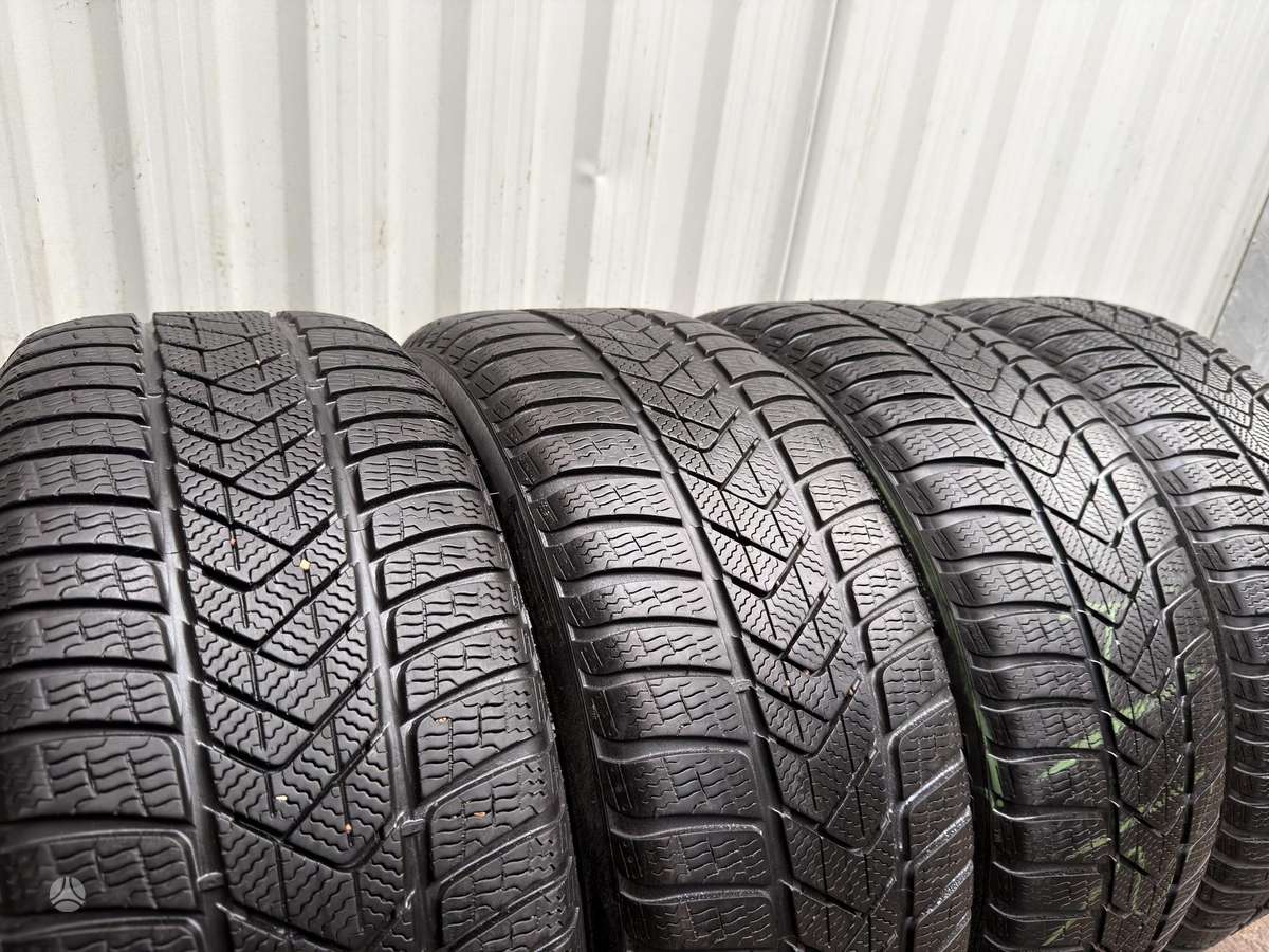 Pirelli SOTTOZERO 3, winter 245/40 R19