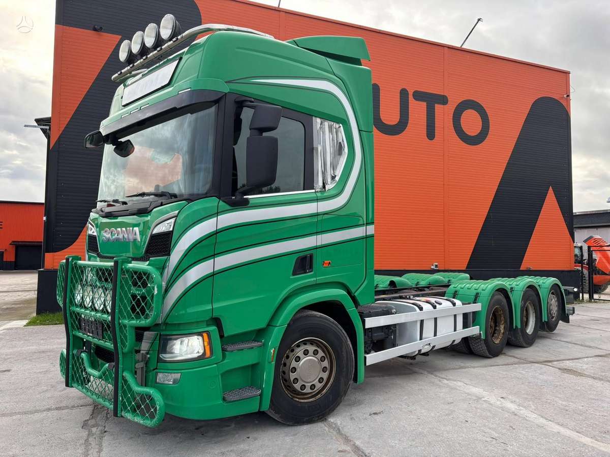 Scania R 650 8x4*4, шасси