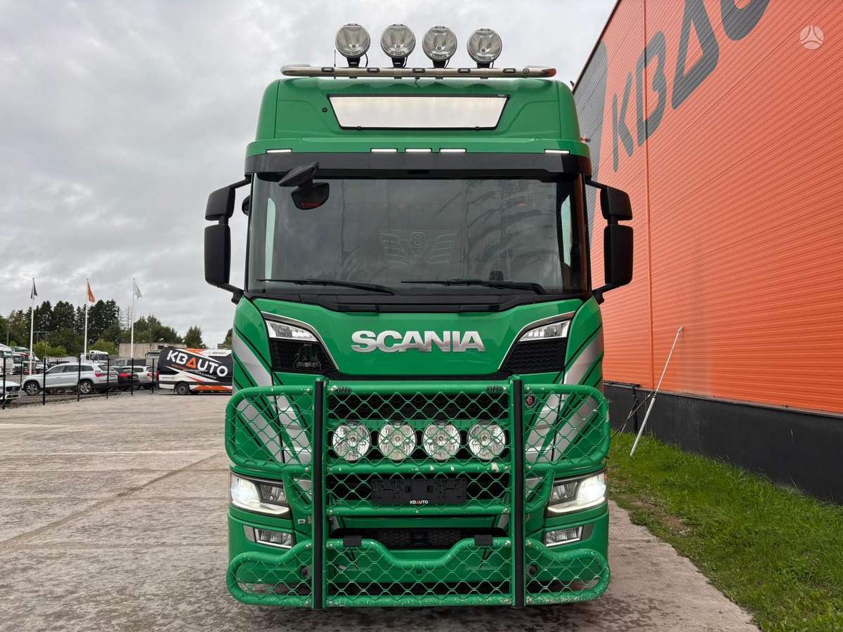 Scania R 650 8x4*4, шасси