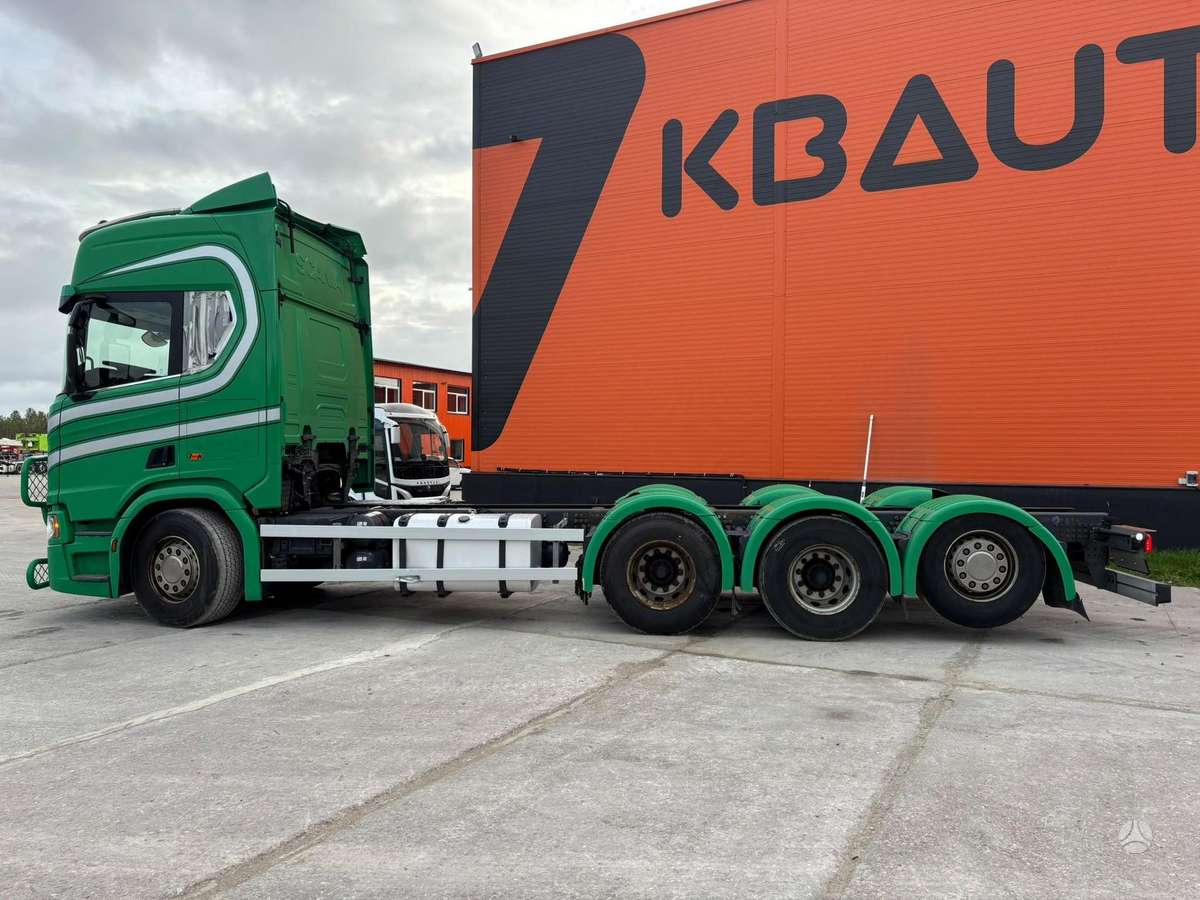 Scania R 650 8x4*4, шасси