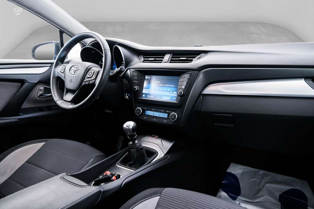 Toyota Avensis - 7