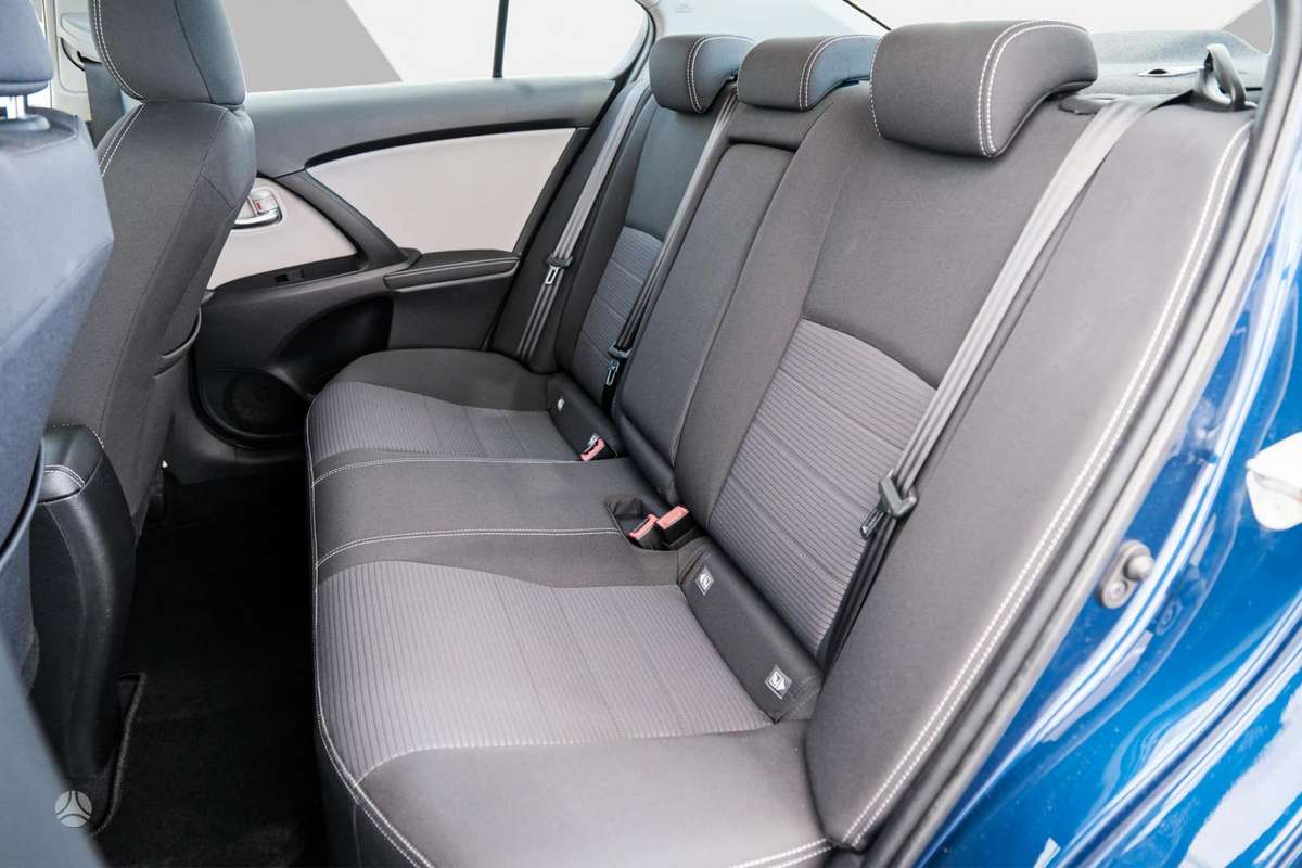 Toyota Avensis - 8