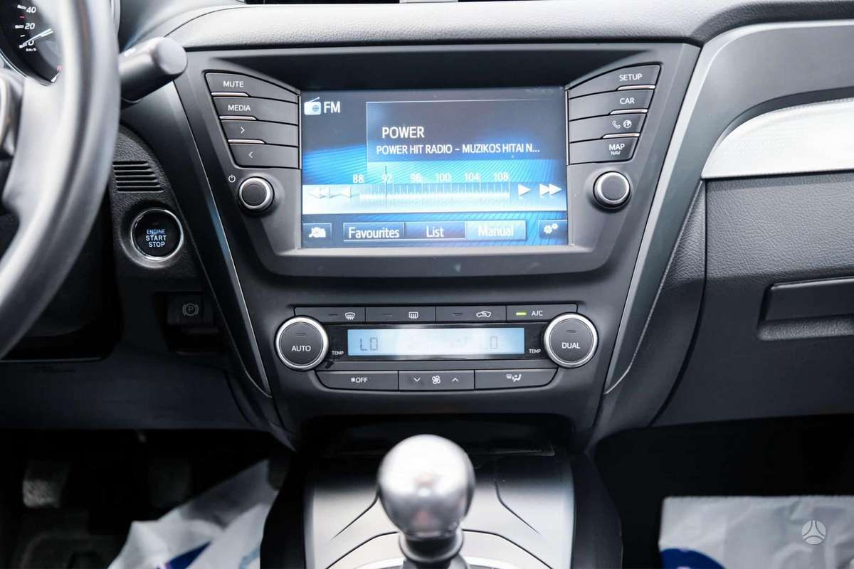 Toyota Avensis - 10