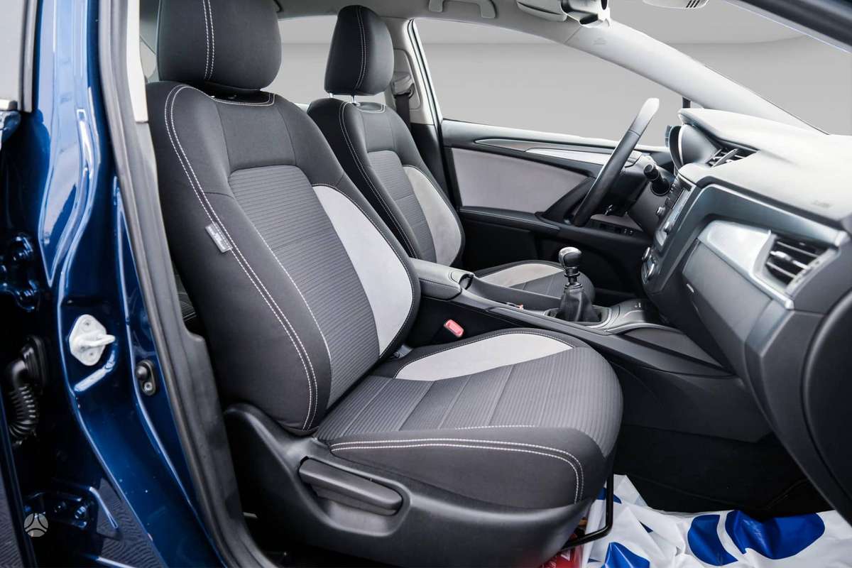 Toyota Avensis - 11