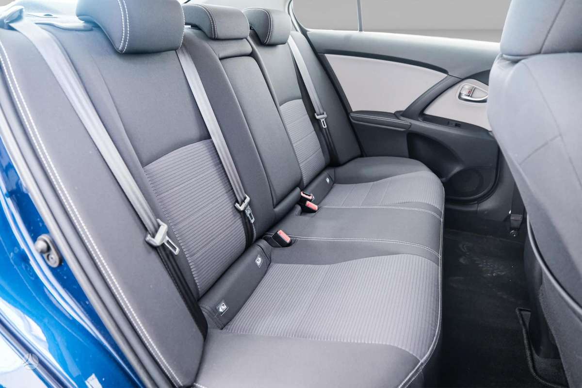 Toyota Avensis - 12