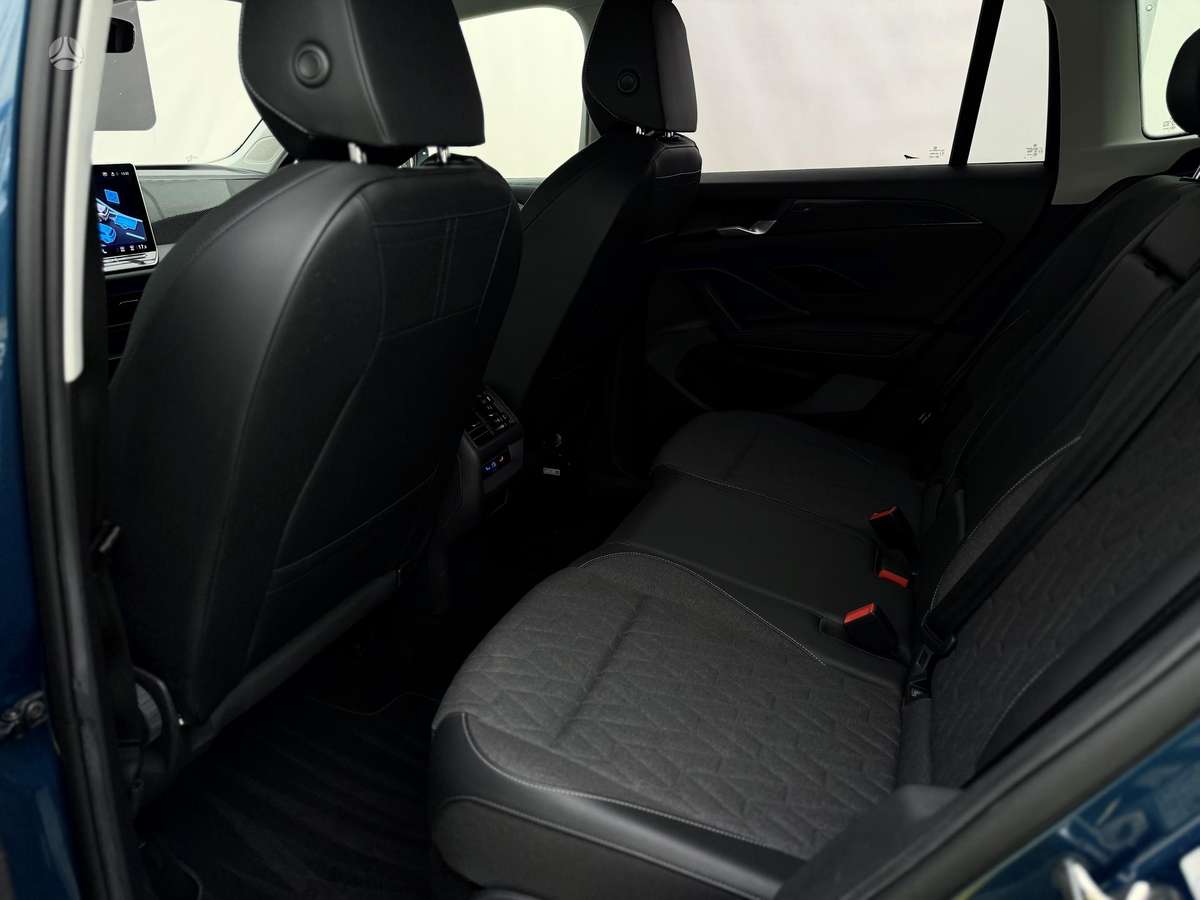 Volkswagen Tiguan - 11