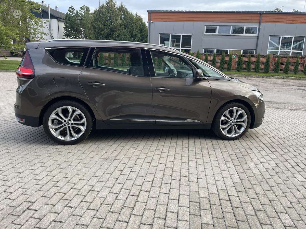 Renault Grand Scenic - 8