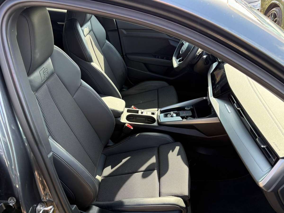 Audi A3, 1.5 l., hatchback