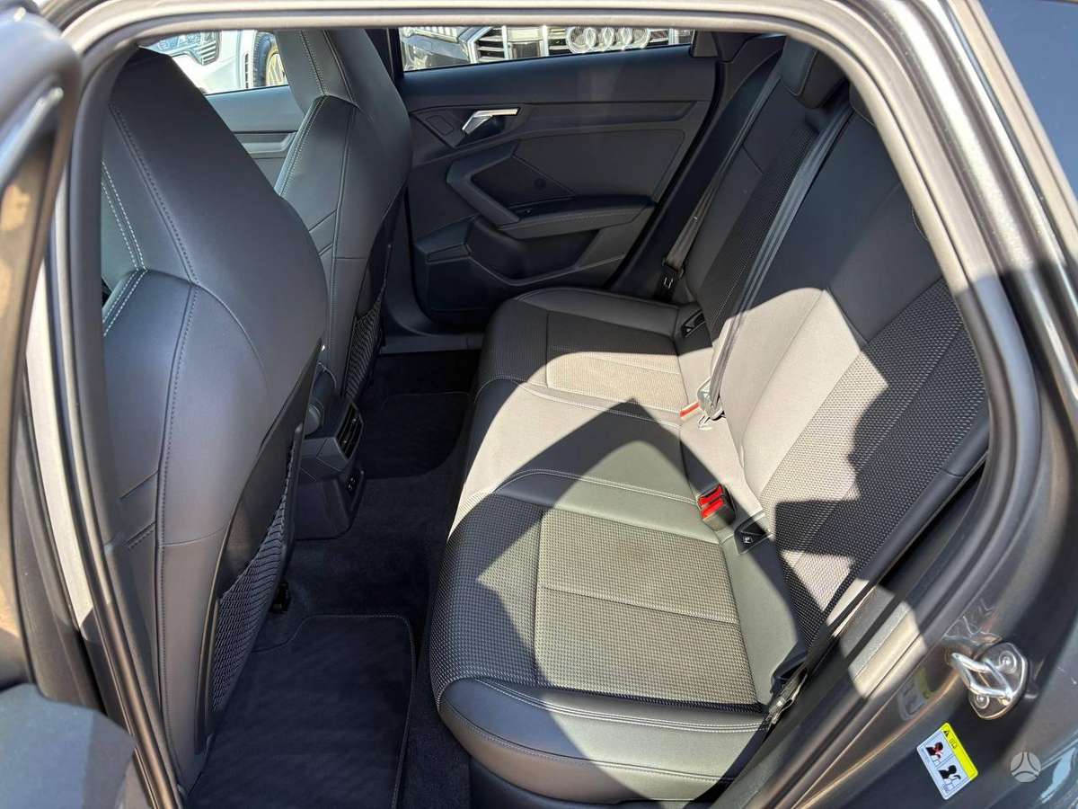 Audi A3, 1.5 l., hatchback