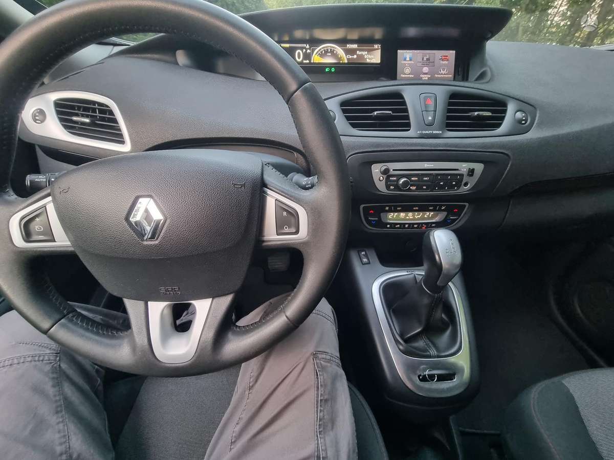 Renault Grand Scenic - 8