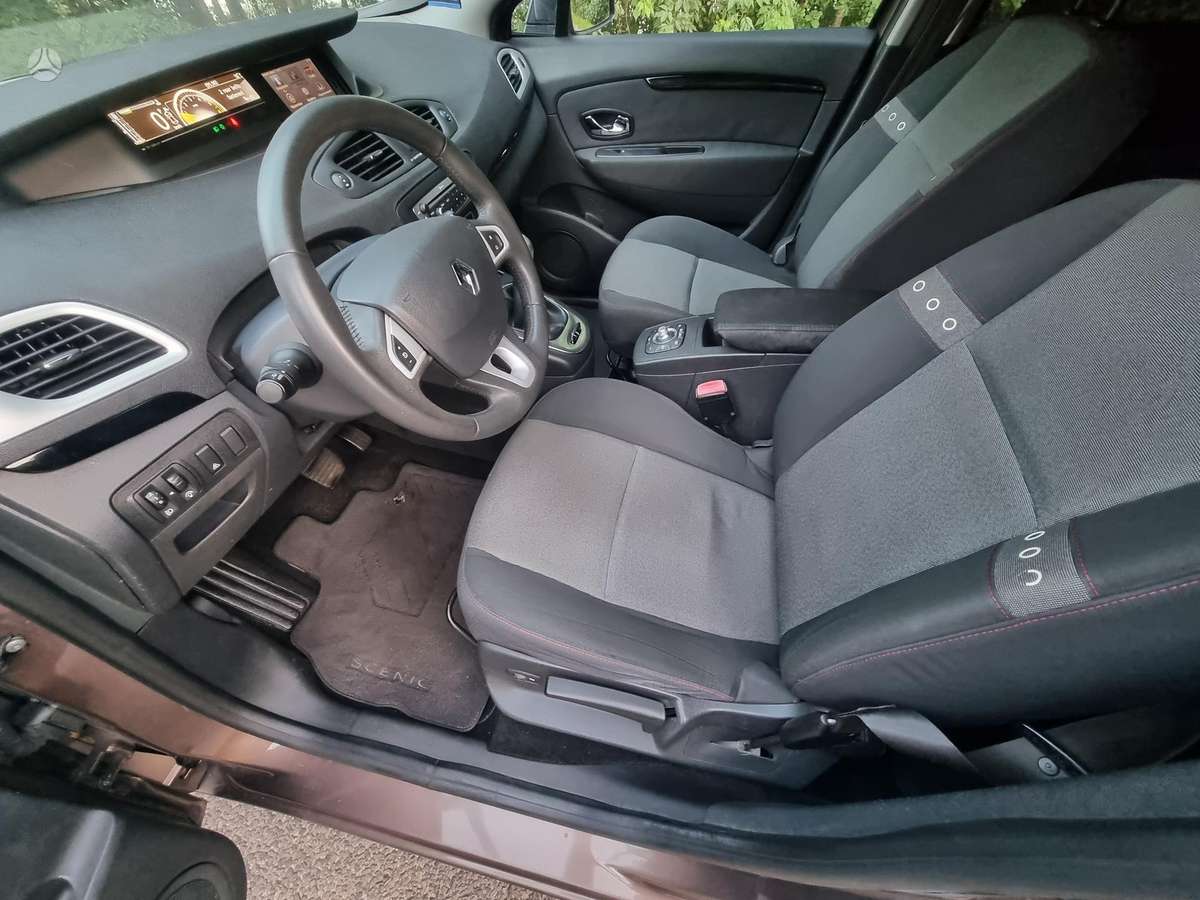 Renault Grand Scenic - 9