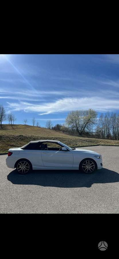 BMW 220, 2.0 l., sedanas