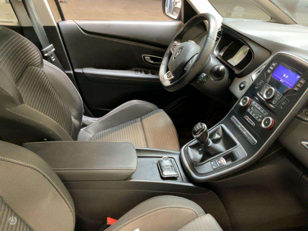 Renault Grand Scenic - 8