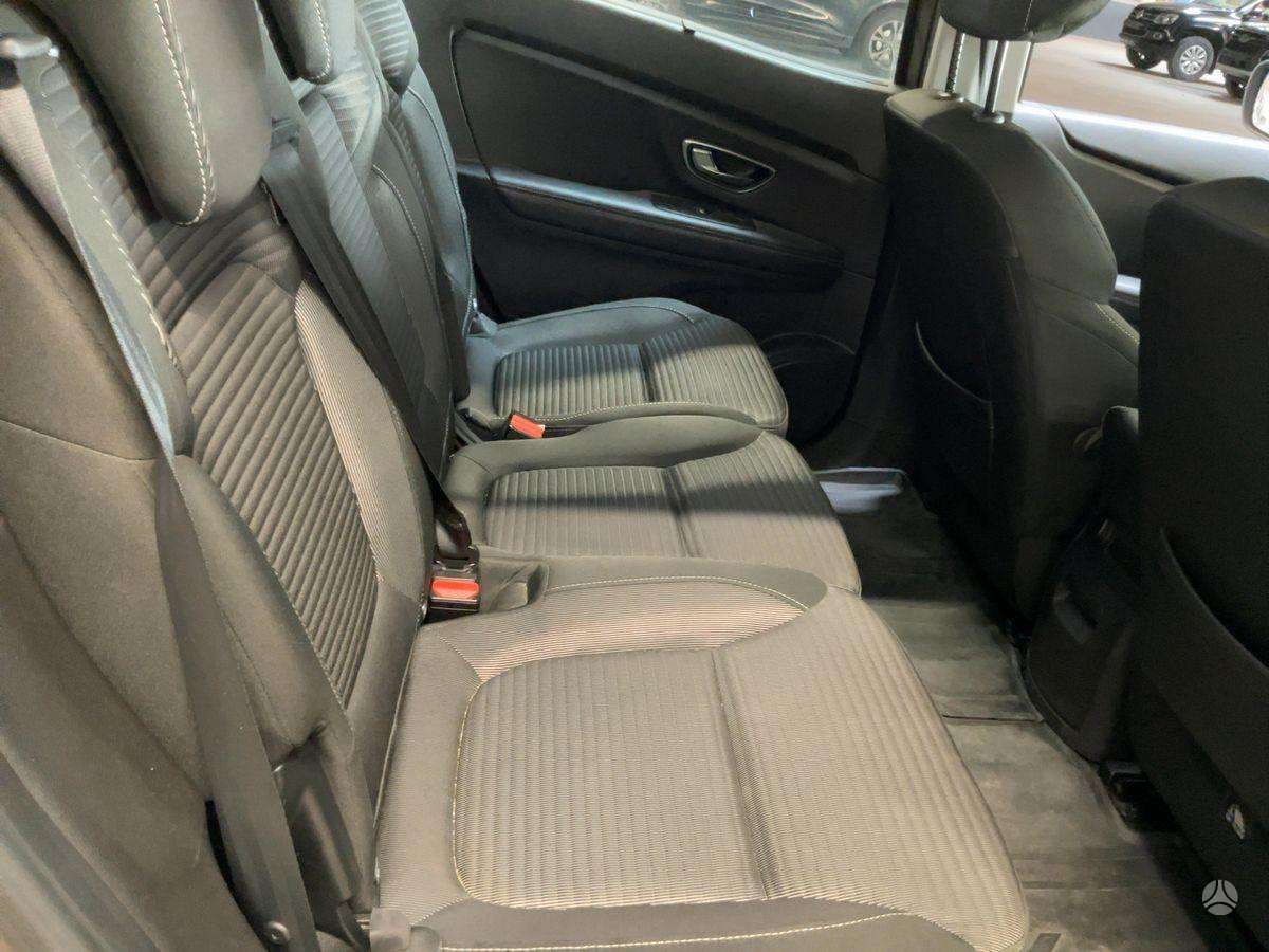 Renault Grand Scenic - 11