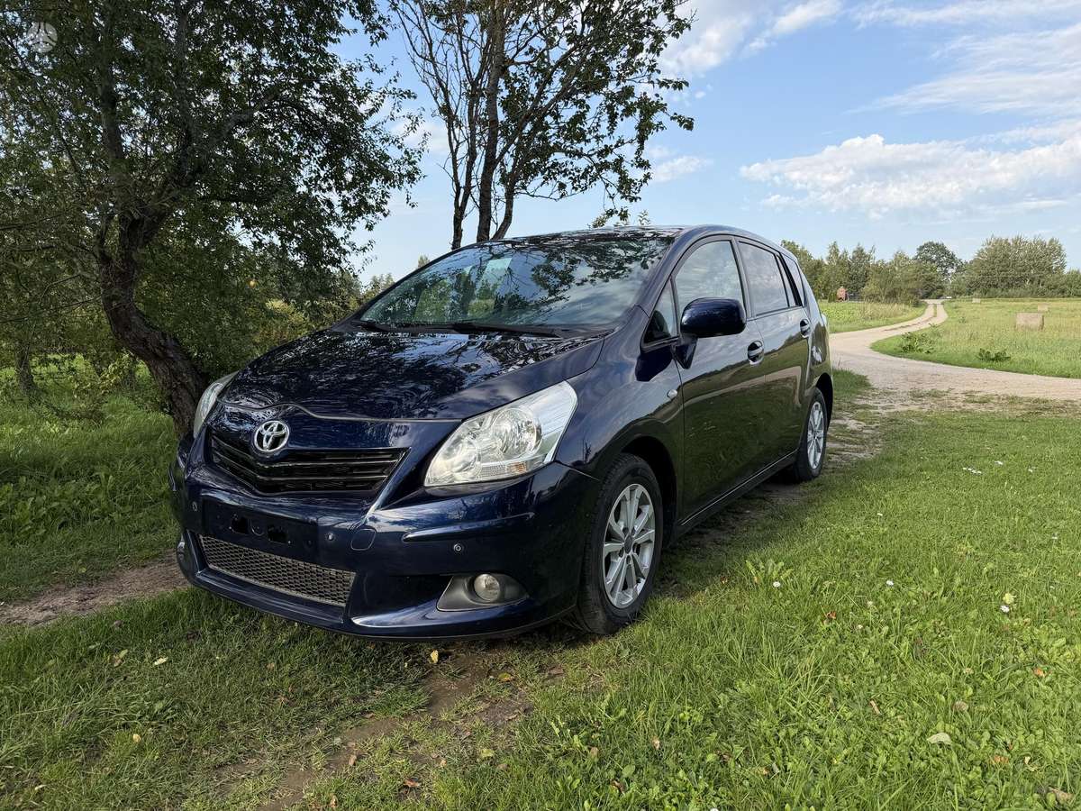 Toyota Verso - 1