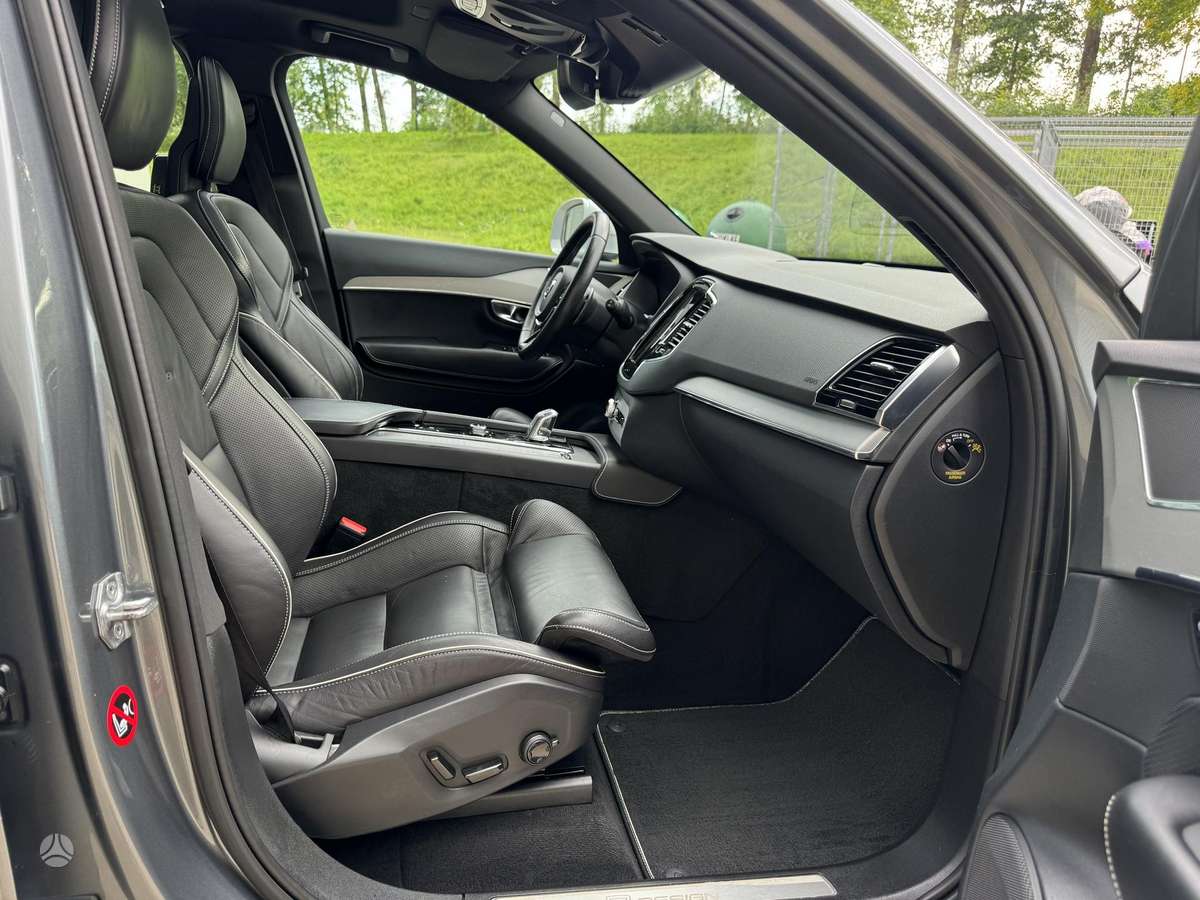 Volvo XC90 - 9