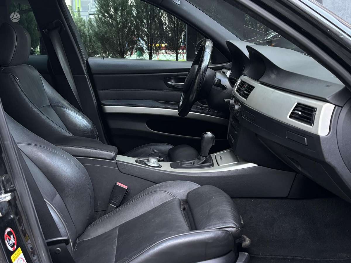 BMW 330, 3.0 l., wagon