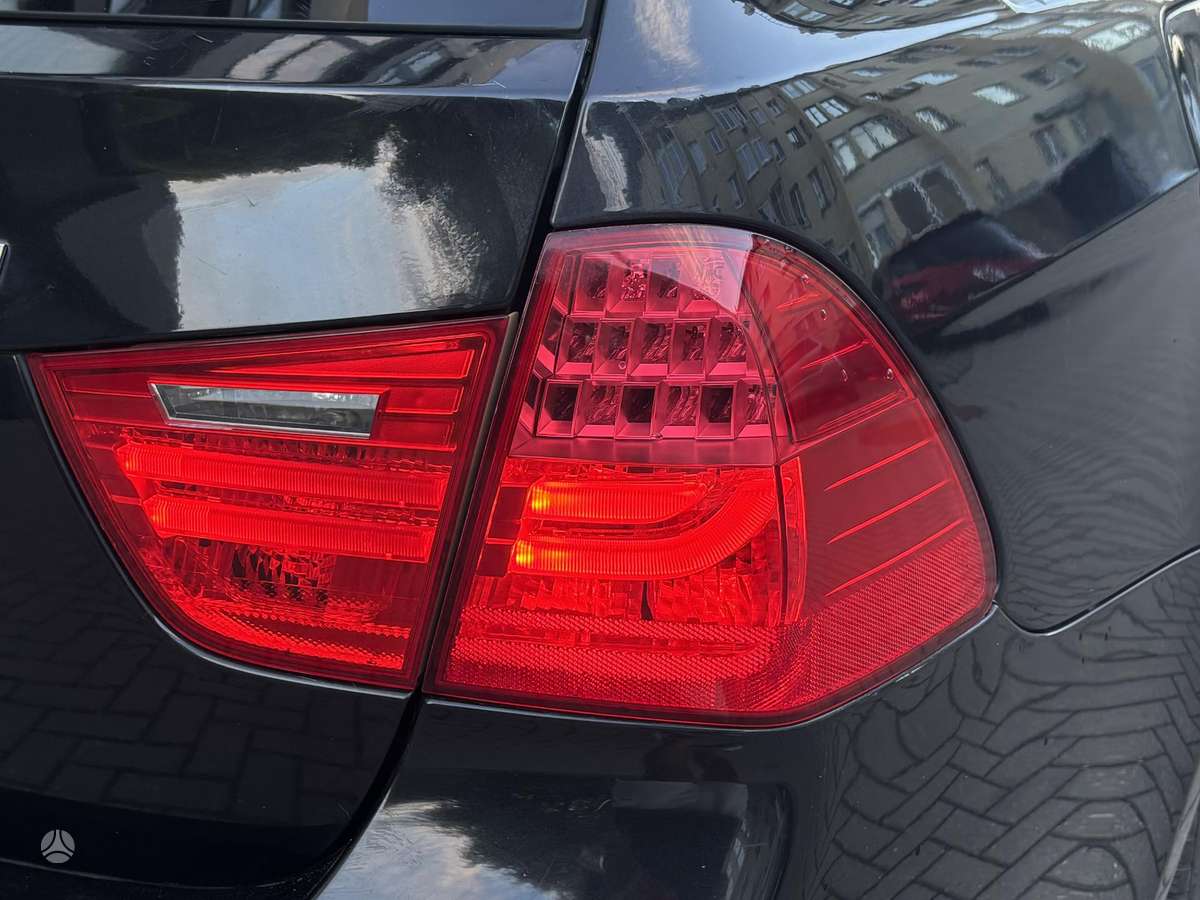 BMW 330, 3.0 l., wagon