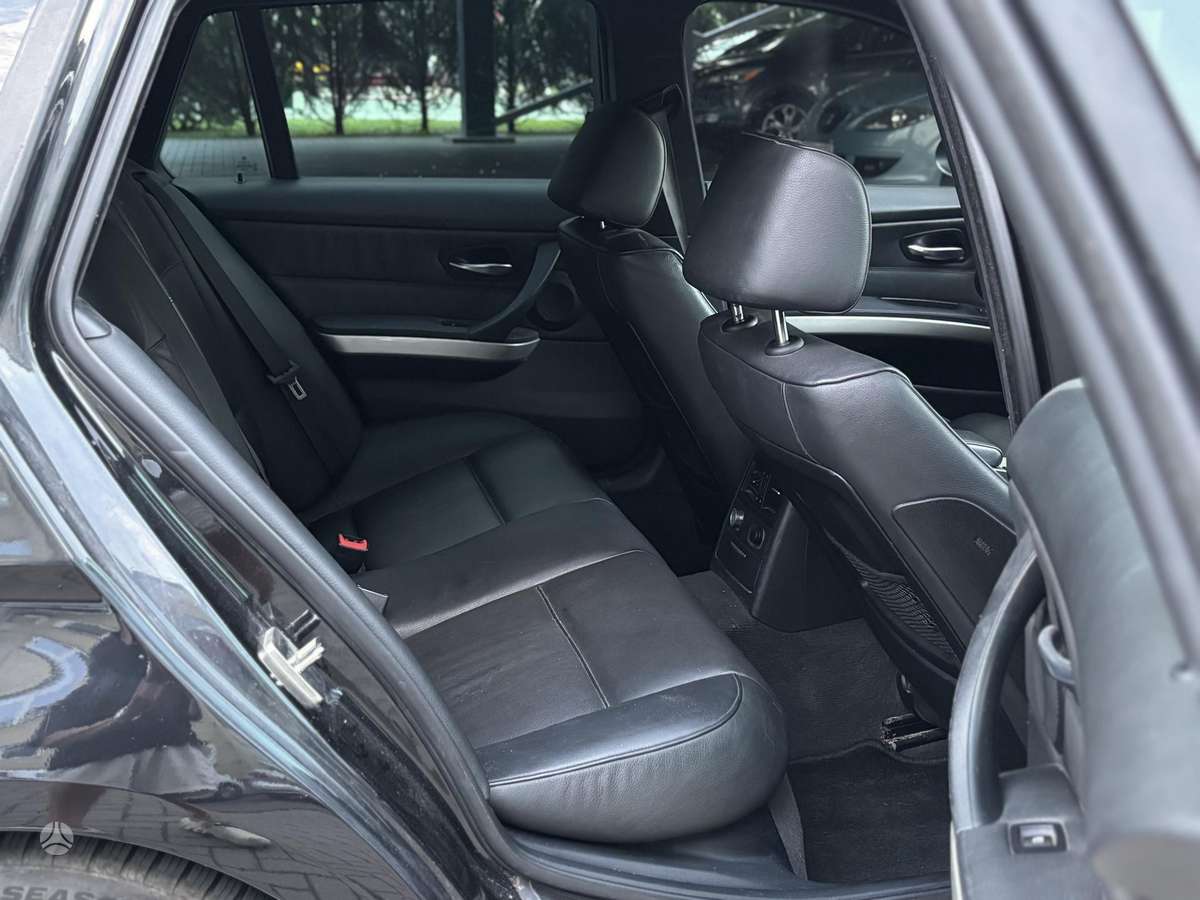 BMW 330, 3.0 l., wagon